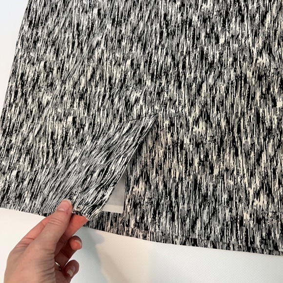 Banana Republic Dress - Office Career Shift Dress - Size 6 - EUC - Black White - Picture 15 of 16